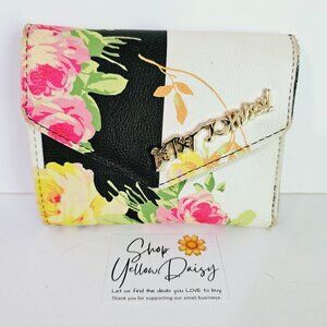 NEW Betsey Johnson Floral Black & White Wallet With Card Slots & ID Window《833》M